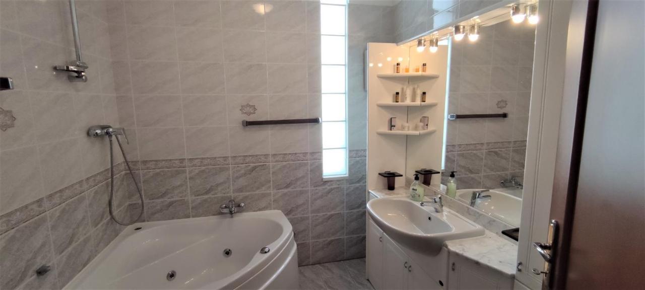 Blue Stella Luxury Apartment سبليت المظهر الخارجي الصورة